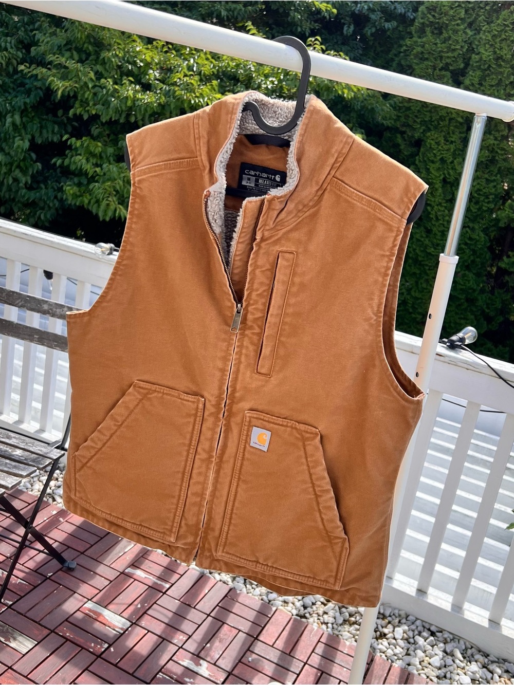 carharrt Washed Duck Mock Neck Vest for woman in good condition. size m